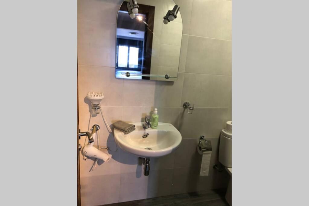 Studio Apartment In Ardales, Cerca El Caminito Del Rey Y Embalses Luaran gambar